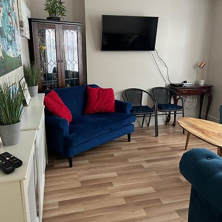 Relaxing Home - 7-10Min To Bournemouth Sandy Beach By Car - Private Garden, Parking And Spa 외부 사진