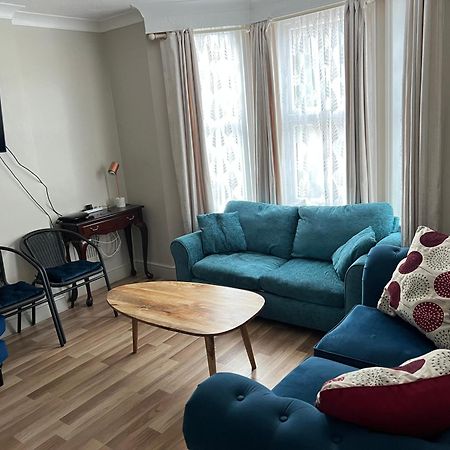 Relaxing Home - 7-10Min To Bournemouth Sandy Beach By Car - Private Garden, Parking And Spa 외부 사진