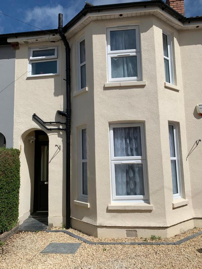 Relaxing Home - 7-10Min To Bournemouth Sandy Beach By Car - Private Garden, Parking And Spa 외부 사진