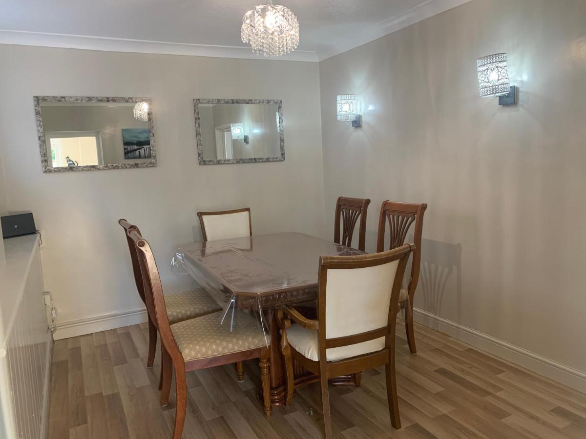 Relaxing Home - 7-10Min To Bournemouth Sandy Beach By Car - Private Garden, Parking And Spa 외부 사진
