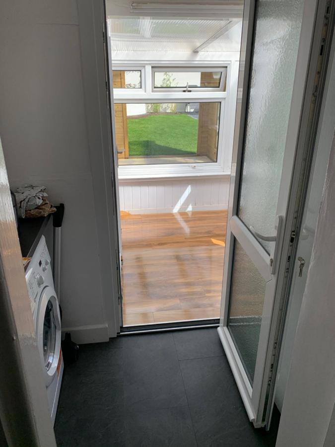 Relaxing Home - 7-10Min To Bournemouth Sandy Beach By Car - Private Garden, Parking And Spa 외부 사진
