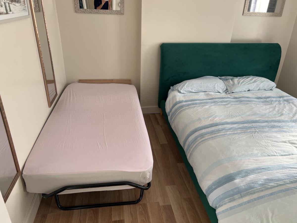 Relaxing Home - 7-10Min To Bournemouth Sandy Beach By Car - Private Garden, Parking And Spa 외부 사진